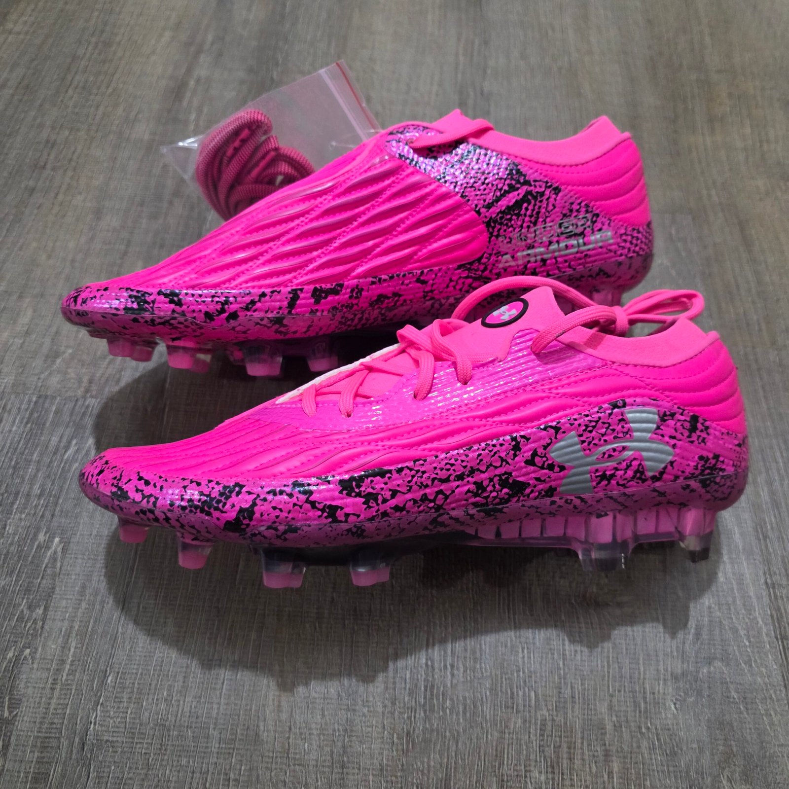Under Armour Soccer Cleats Pink 7.5 Lightweight Performance
