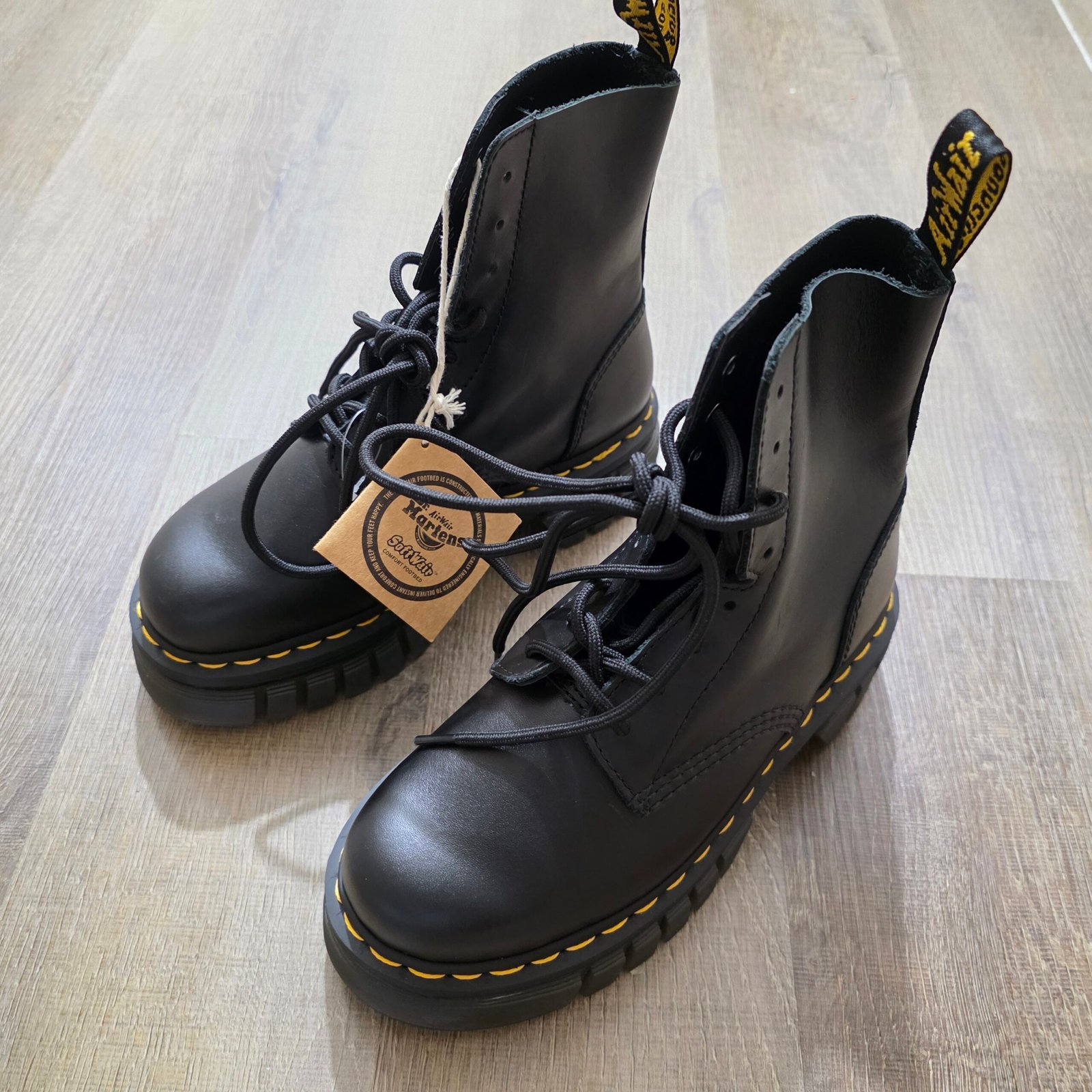 Dr. Martens Audrick 8-Eye Boots Black Women 6 Platform Lace Up No Box