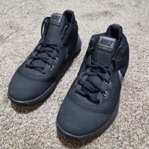 Nike Air Versitile Men’s Basketball Shoes Size 10 Black 852433-001**