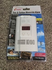 Kidde Fire Safety Carbon Monoxide & Explosive Gas Alarm – AC Plug-In with Batter