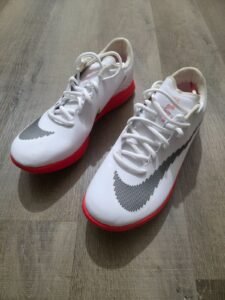Nike Zoom Rival Distance DJ5260-100 Men’s Track Running Spikes White/Red Size 9